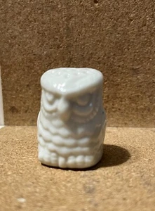 ditale vintage a forma di gufo materiale porcellana ceramica bianca - Foto 1 di 6