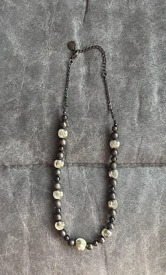 Collar grueso con cuentas marrón Monet Foto 1 de 4