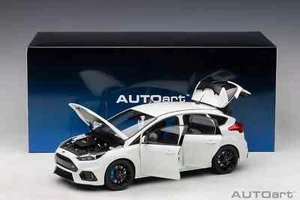 NEW Autoart 1:18 Scale Ford Focus RS 2016, Frozen White, Full Openings - Picture 1 of 16