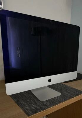 iMac 2017 18,2 Retina 4K i5-7400 3 GHz  8GB 1TB Radeon Pro 555 2GB | 21.5″ - Image 1 of 2