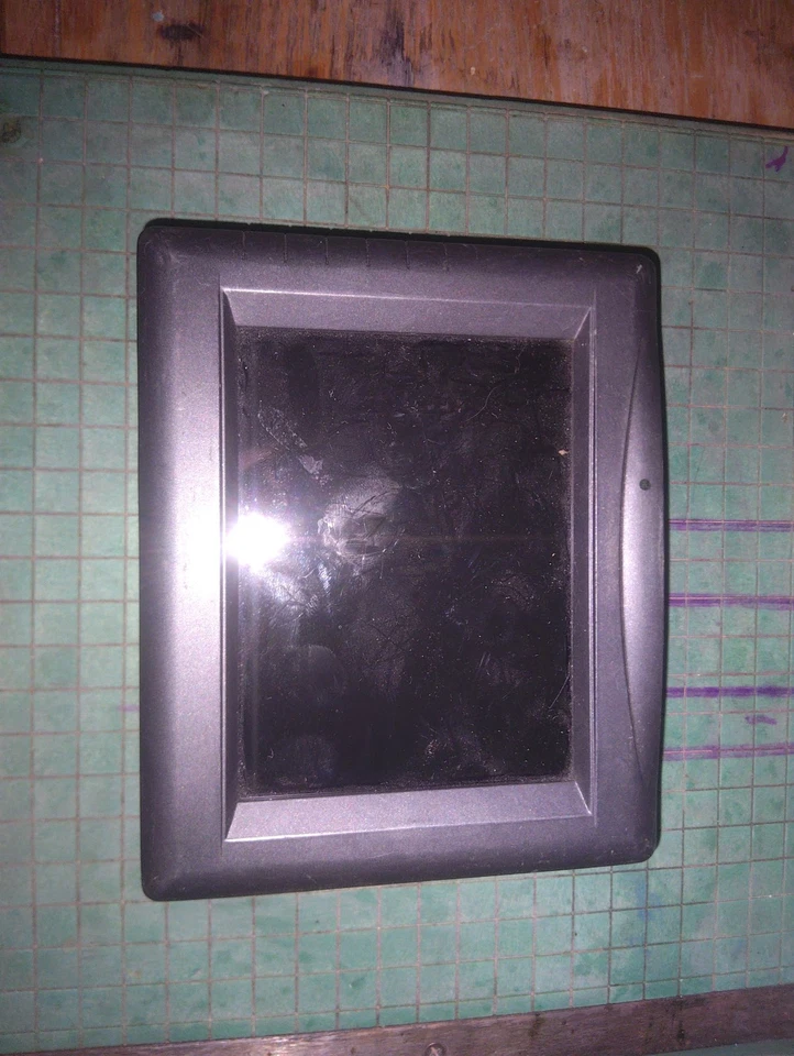 5" On-Camera Monitor 3.5 mm jacks old - Image 1 of 4