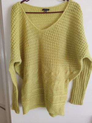 Suéter Sisley para mujer tejido amarillo mezcla mohair talla mediana  Foto 1 de 4