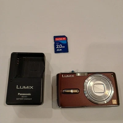 Panasonic Lumix DMC-FX07  Compact Digital Camera 7.2MP  Rare - Image 1 of 4