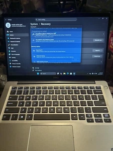 Dell Latitude 7400 1.60GHZ 16GB 256GB Win11 Pro Intel UHD Graphics 620 N PwrCord - Imagen 1 de 9