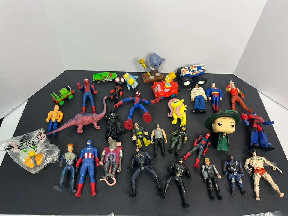 Lote de cajones de chatarra juguetes figuras de acción incluye Star Wars DC Marvel algunos vintage lote 2 Foto 1 de 3