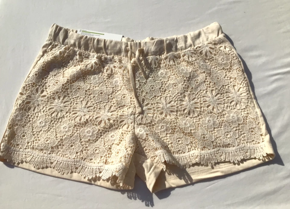 Cream stretch Cotton Crocheted Lace Shorts Hotpants M - 12 - 14 Holiday Sun Boho - Image 1 of 4