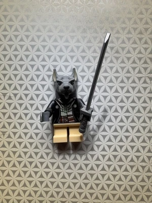 Minifigura Lego Splinter do conjunto 79117 Tartarugas Ninja Adolescentes com Espada - Imagem 1 de 4