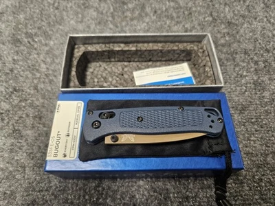 Cuchillo Benchmade 535FE-05 Bugout EDC con mango azul cráter Grivory Foto 1 de 2