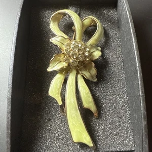 Adrian Buckley Pave Collection Green Bow Brooch Pin New and unworn - Picture 1 of 7