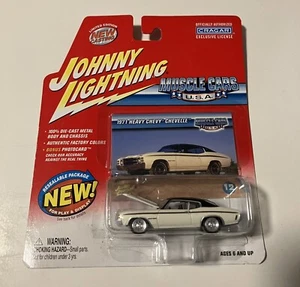 Johnny Lightning Muscle Cars USA 71 1971 Heavy Chevy Chevelle White 1/64 - Picture 1 of 2