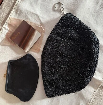 Bolso de mano vintage con cuentas/lentejuelas con bolsa para monedas y espejo Foto 1 de 4