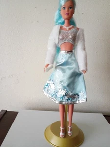 Steffi Ice Glam 11" Puppe mit Krone - so hübsch - Rock hat bewegliche Schneeflocken! - Bild 1 von 5