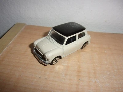 MotorMax Classic Mini Cooper 1:50 - Image 1 of 3