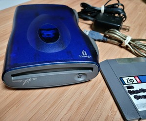 Iomega Zip 100 drive Z100USBNC 