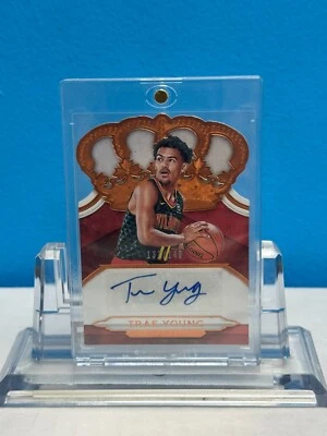 2018-19 Panini Crown Royale Basketball Trae Young Auto /149 - Image 1 of 3