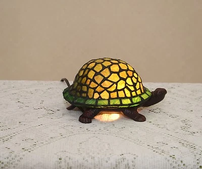 Lámpara de mesa de luz nocturna tortuga artesanal vitral. Lindo! Foto 1 de 4