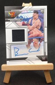 Panini WWE NXT 2022 Memorabilia Signatures Rookie - Brutus Creed/99 parche automático - Imagen 1 de 2