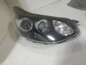 Used Right Headlight Assembly fits: 2020 Kia Sportage FWD halogen LED daytime ru - Picture 1 of 24