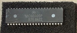 One Motorola MC68A00P Microprocessor Microcontroller 40 pin DIP - Picture 1 of 1