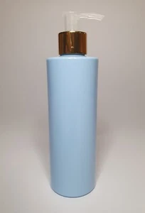 250ml Blue Cylindrical PET Plastic Bottle & Gold/Natural Lotion Pump ANY AMOUNT - Bild 1 von 1