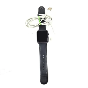 Apple Watch Series 1 38MM A1802 - Boîtier gris - Bracelet gris petit/moyen - Photo 1 sur 5