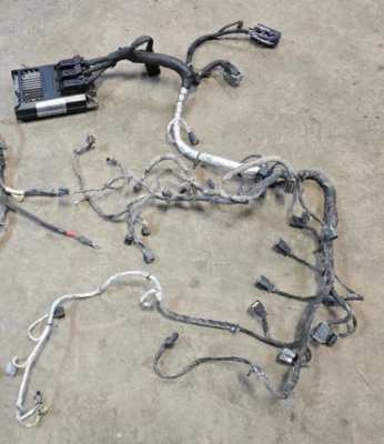 Chevy Malibu LT 2015 2,5 debajo del capó arnés de cableado del motor y computadora ECU Foto 1 de 4