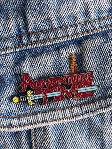 Adventure Time Logo - Large Stainless Steel Enamel Pin / Badge - Excel Cond - Picture 1 of 4