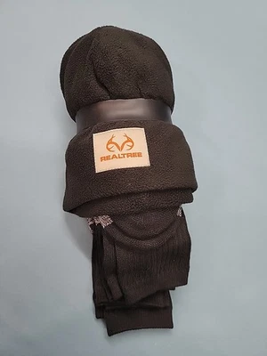 Combo de sombrero y calcetines Realtree para hombre - gorro tejido negro y 4 pares de calcetines grises Foto 1 de 4