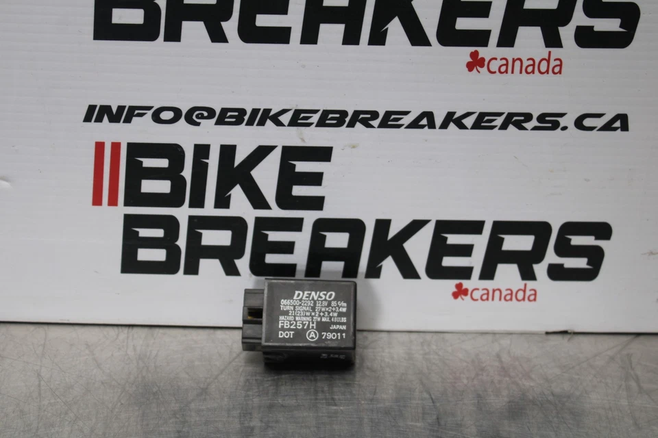 93-07 YAMAHA VMAX 1200 TURN SIGNAL BLINKER RELAY FLASHER SWITCH BB197 - Image 1 of 4