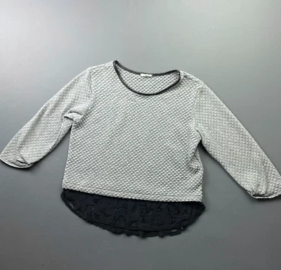 Top Weston para mujer gris medio texturizado negro dobladillo de encaje manga larga informal elegante Foto 1 de 4