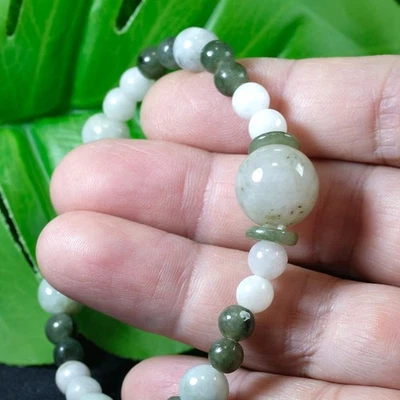 💎 84.10ct 32pcs Natural Jadeite, Green & white Jade - Untreated, Burma Gem, 2” - Image 1 of 4