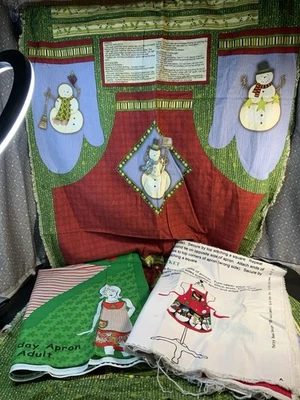 Juego de 3 delantales vintage con temática navideña de paneles de tela cortados y cosidos  Foto 1 de 4
