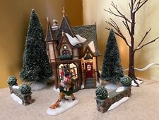 Department 56 Holiday House 1 Royal Tree Court 2002 Gift Set #58506