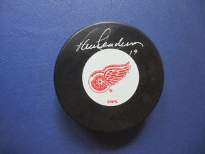 Disco de hockey Paul Henderson #19 autografiado firmado de Detroit Red Wings * - Imagen 1 de 2