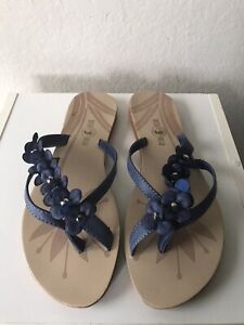 Duck Head Lilly Blue Leather Floral Embellished Flat Sandals  Size 9 - New