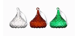Juego de 3 adornos navideños de cristal Godinger Hershey’s Kisses verde-rojo transparente en caja - Imagen 1 de 4