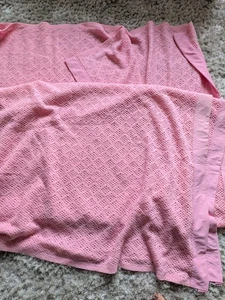 LARGE VINTAGE PINK CELLULAR BLANKET - ALL WOOL - 96" X 102" SATIN EDGE TRIM VGC - Picture 1 of 5