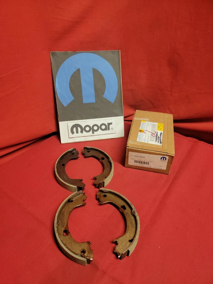 Juego de pastillas de freno de disco Mopar 94-10 Chrysler Dodge 300M Avenger Cirrus V2013036 NOS Foto 1 de 3