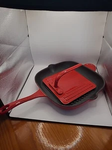 Red Crofton 11" Cast Iron Pan W Weight, Used, Great Condition - Picture 1 of 19