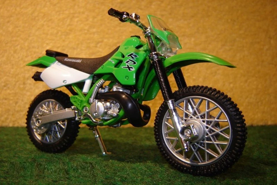 1:18 Kawasaki KDX 220 Grün 2007 FASTLANE 00423 - Bild 1 von 1