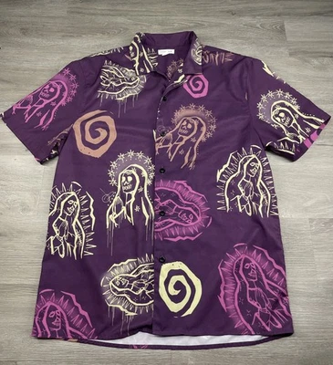 Camisa Pacsun Santa Muerte Púrpura Abotonada Manga Corta Talla Mediana Foto 1 de 4