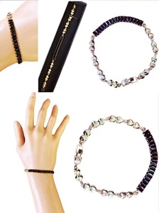 Elegantes schwarz Perlen Charm Armband mit goldenen Akzenten - Damen Mode Schmuck - Bild 1 von 9