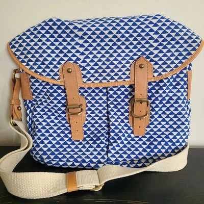 Bolso de hombro mensajero de lona Roberta Roller Rabbit azul blanco  Foto 1 de 4