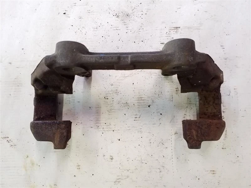 Soporte pinza freno delantero derecho | Se adapta a Volkswagen Passat 1996-2006 / Audi A4 Foto 1 de 4