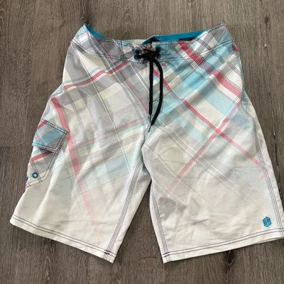 Pantalones Cortos de Natación BKE Hebilla Para Hombres 32 Deportivos Calce Atlético Costura Exterior 23 Foto 1 de 4