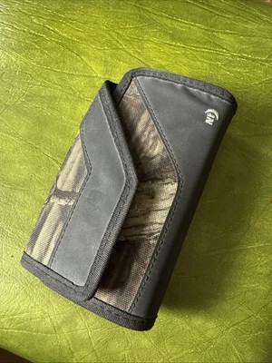 Funda con Clip Nite Ize Horizontal Universal para Teléfono Camuflada con Clip para Cinturón Foto 1 de 4