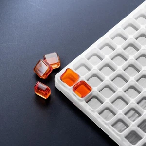 Bold Maker 5mL Square Candy Mold - 140 Cavities - 22110 - make Gummies Candies - Picture 1 of 4
