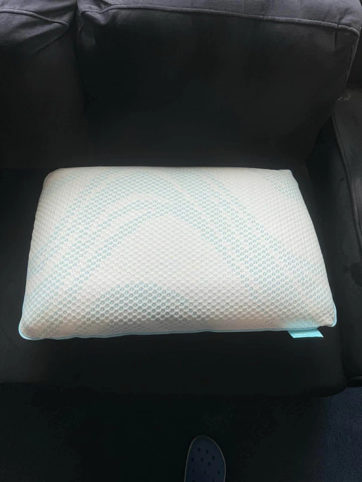 ALMOHADA REFRIGERANTE AVANZADA PERFIL BREEZE QUEEN TEMPURPEDIC Foto 1 de 2