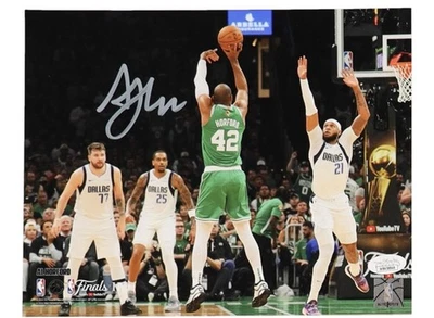 Foto 8x10 firmada por Al Horford Boston Celtics de las Finales de la NBA tomada; certificado de autenticidad JSA Foto 1 de 2