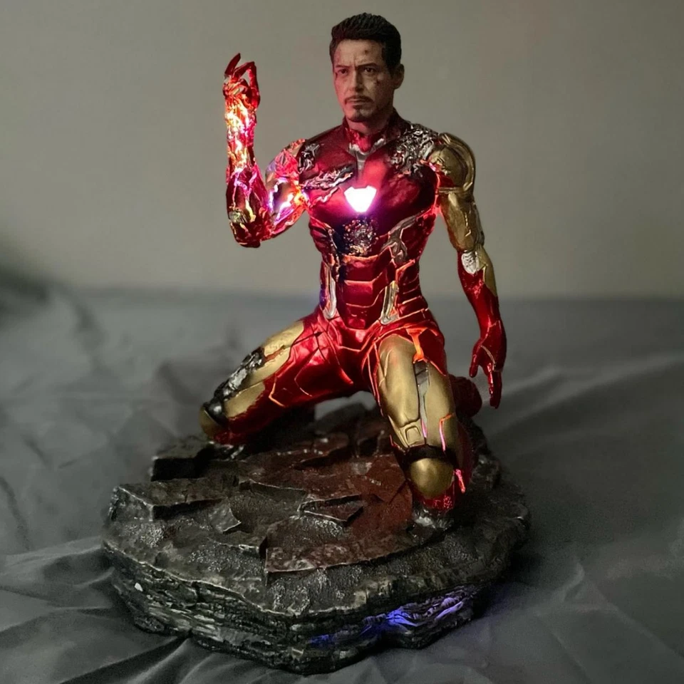 Marvel Endgame Tony Stark Iron Man Mark85 Finger Snap Lights estatua figura 24 cm Foto 1 de 4
